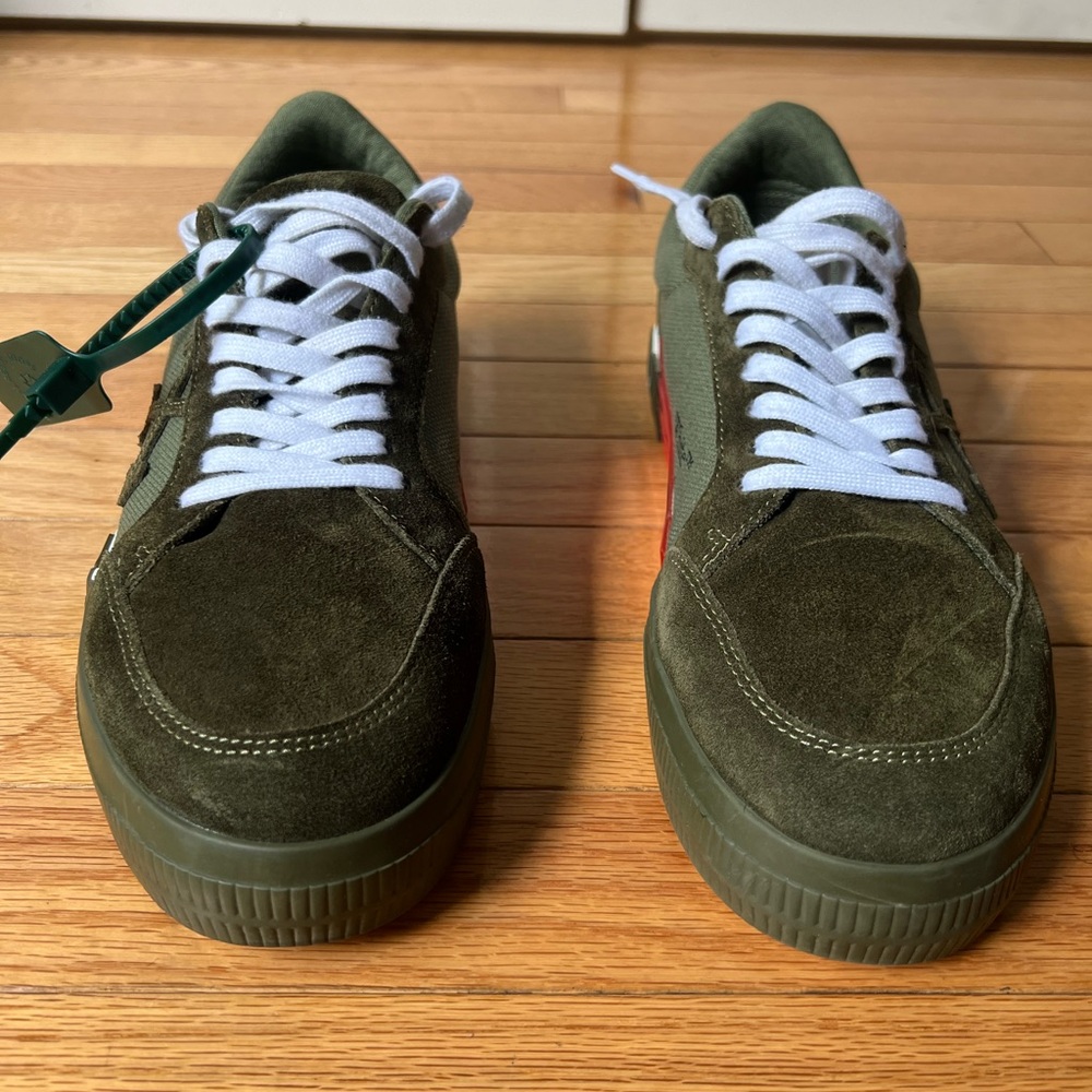 Off-White Green Sneakers with Suede Finish